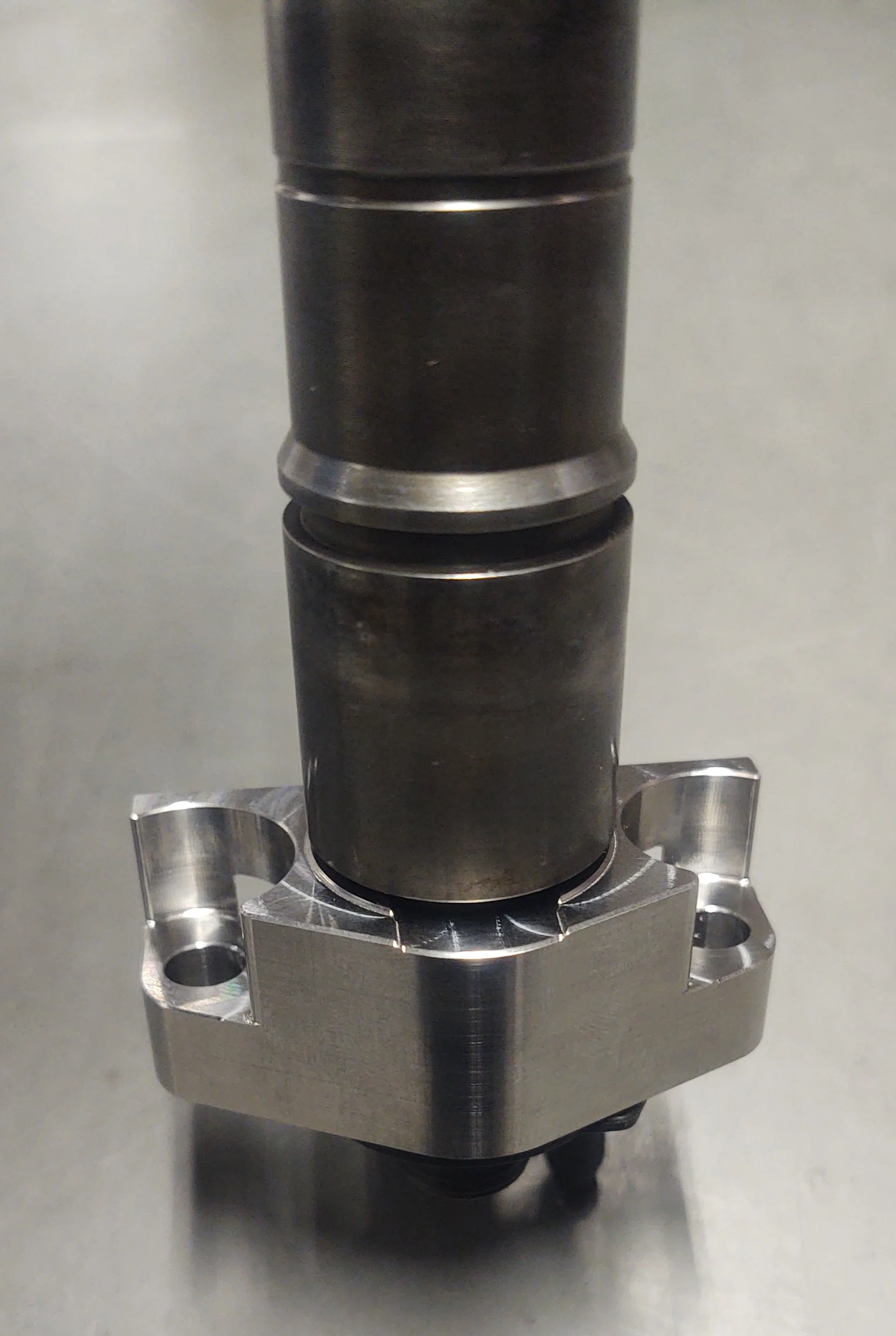 M57 Injector Hold Downs - Image 4